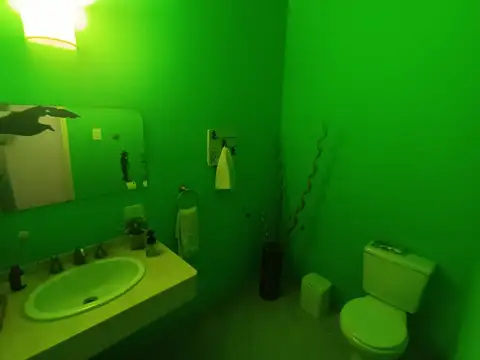 Casa 7 ambientes con 4 baños