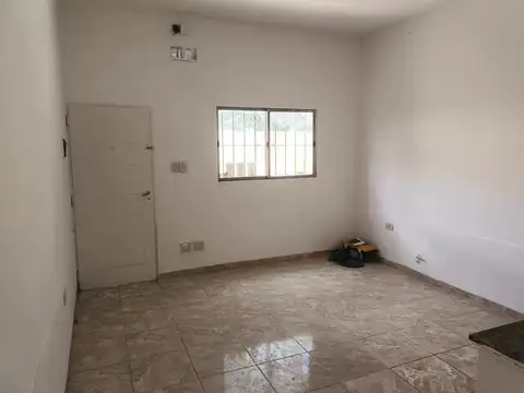 Departamento dos ambientes en alquiler en Merlo