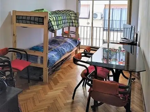 Alquilo Temporario en Balvanera. 2 Ambientes para 4 Personas.