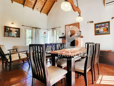 Casa 2 ambientes con 2 baños