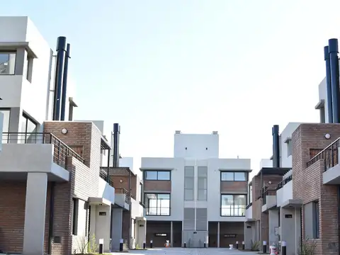 Depto Tipo Casa en Venta con 1 cochera