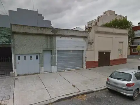 Lote de 246 m² c/ Mejoras (Vivienda de 6 amb c/ cochera) Apto Desarrollo Inmobiliario - Liniers