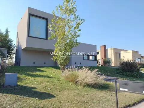Venta Casa en San Lucas 3 Dormitorios Canning