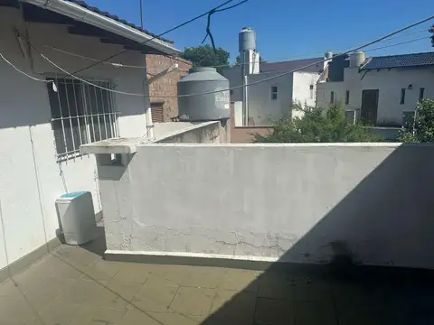 Casa en 2 plantas proximo a san martin y mitre
