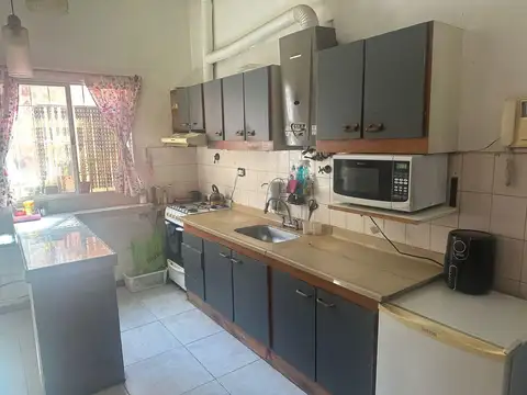 Casa 5 ambientes con 3 baños