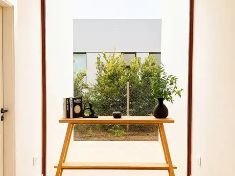 Casa en Barrio Santa Elena, Pilar del este