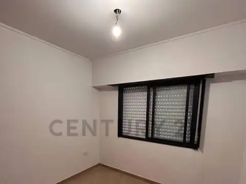 63 bis entre 137 y 138. Casa de 2 habitaciones en VENTA