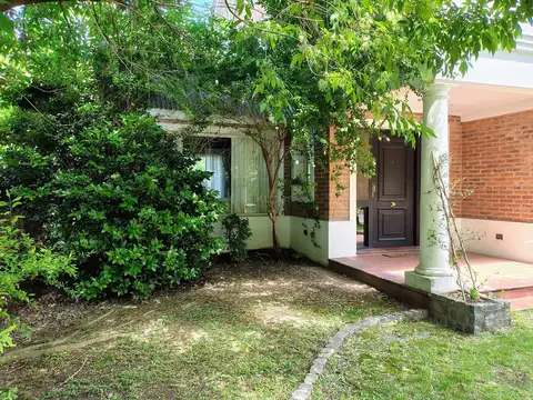 Casa a la venta de 5 ambientes. Apto crédito.B. Cerrado Los Sauces, Pilar, G.B.A. Zona Norte