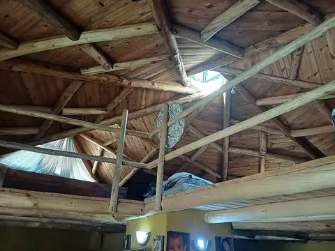 Vendo casa 1 dormitorio con entrepiso y galpón. San Marcos Sierras.