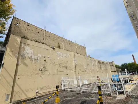 Local en Venta en Barrio Naón, USD 295.000