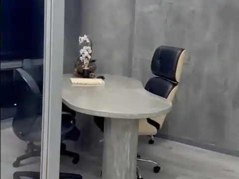 Oficina en Alquiler con 2 cocheras