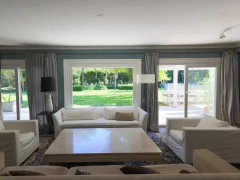 Casa en Venta con 5 cocheras