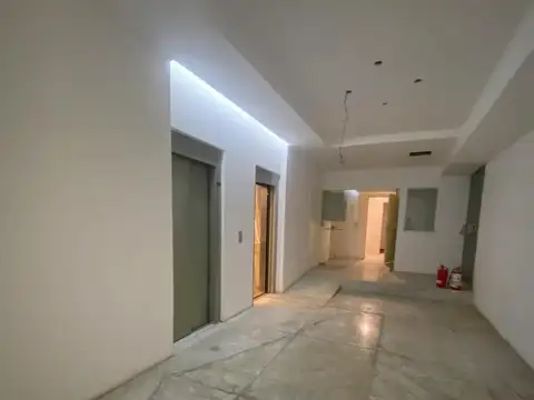 Edificio Comercial en MICROCENTRO  VENTA PRIMER PISO