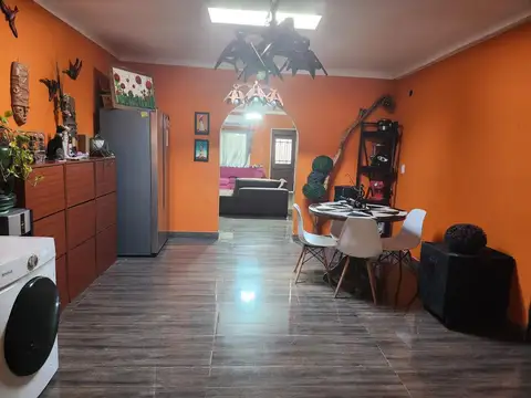Casa en Venta con 3 cocheras
