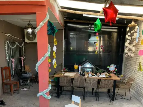 Casa En Merlo Norte Galpón Casa Atrás Y Principal