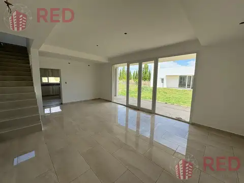 Vende casa en Barrio Privado Cardinal Sur