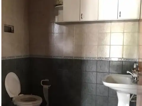 Barrio El Bosque, Colón, Entre 100