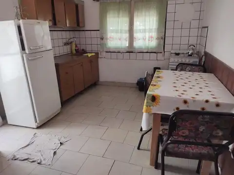 Casa 3 ambientes con 1 baño