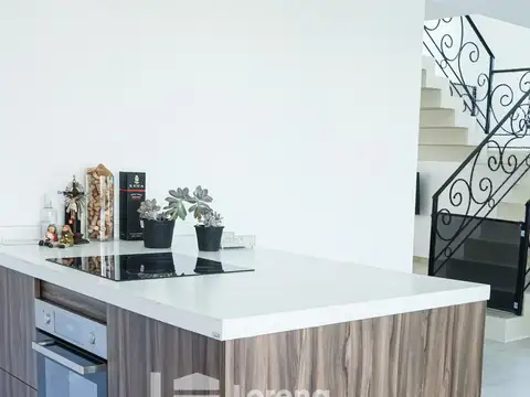 Casa 5 ambientes con 3 baños