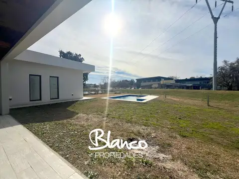 Casa 4 ambientes con 3 baños