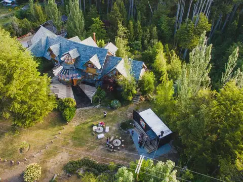 Av. Arrayanes 2400, Piso 0