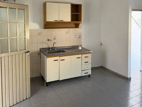 PH 3 Ambientes en Alquiler – Sobre Av. San Martín – Excelente Ubicación