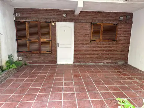 Depto Tipo Casa en Venta con 1 cocheras