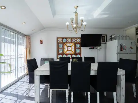 Venta de casa de 5 ambientes en terreno de 588m2 en Ciudad Madero