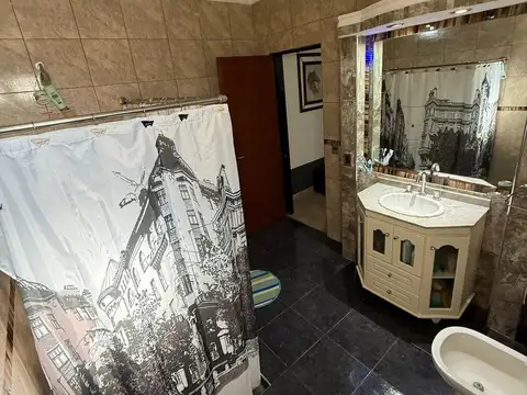 VENTA CASA + DEPARTAMENTO PILETA PASO DEL REY