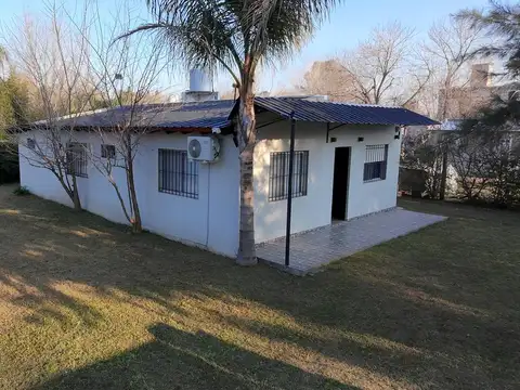 Casa quinta de 3 amb. con pileta a la venta en Cañuelas
