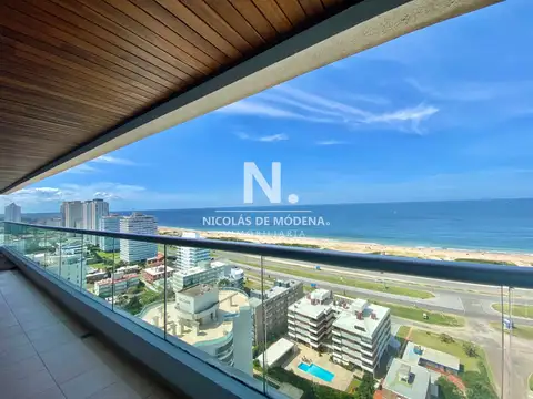 Apartamento en Venta Punta del Este con Buen Balcón Vista Al mar, Icon Brava