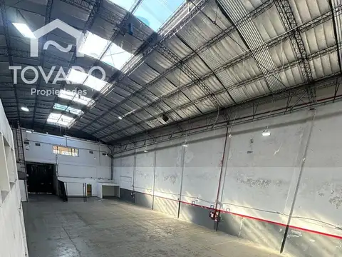 Galpón de 1280m2 en Chacarita! Oficinas y Cocheras!