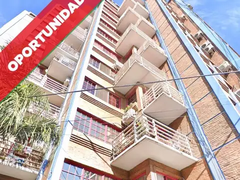 Departamento tres ambientes en muy buen estado y ubicación.