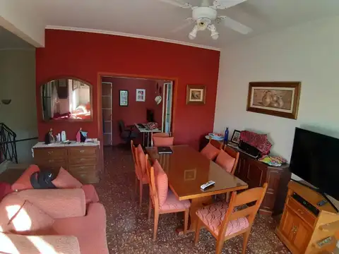 Depto Tipo Casa 4 ambientes con 2 baños