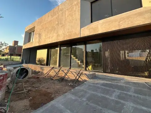 DÚPLEX EN SAN IGNACIO VILLAGE