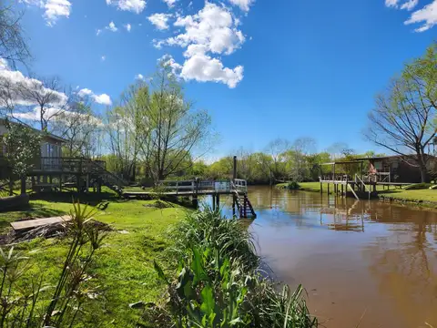 CASA EN SARMIENTO A 5 MIN PUERTO FRUTOS