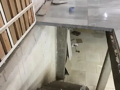 VENTA DE IMPORTANTE INMUEBLE COMERCIAL EN EL CENTRO DE MONTE GRANDE