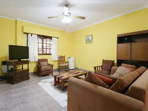 CASA EN VILLA DEVOTO-LOTE PROPIO