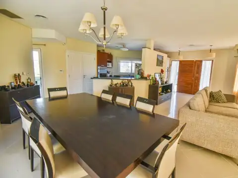 Casa en Venta en Countries y Barrios Cerrados en Guillermo Hudson, USD 450.000