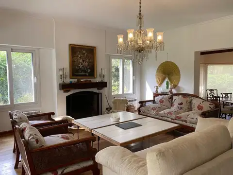 Casa 6 ambientes con 5 baños