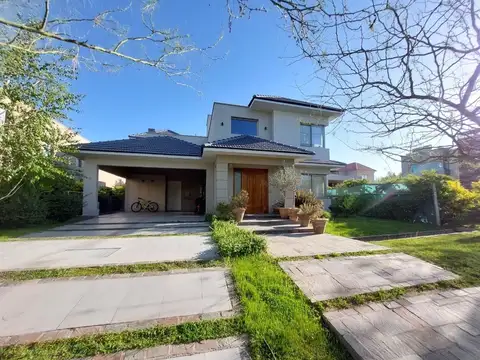 Elpidio González 2700