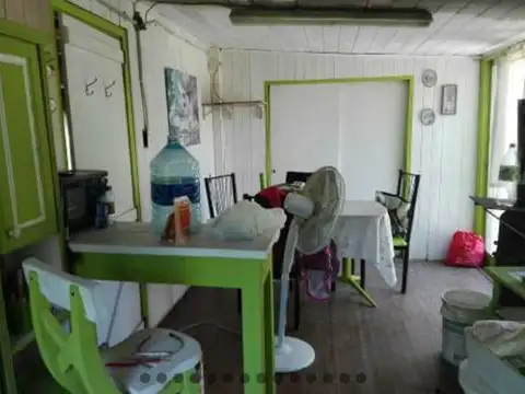 Casa 8 ambientes con 1 baño