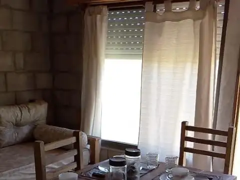 Casa 2 ambientes con 1 baño