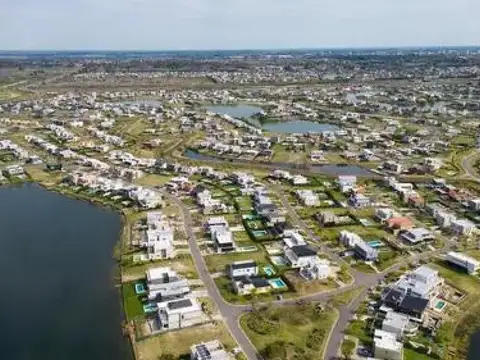 Terreno en venta - 624Mts2  - Puertos del Lago - Riberas