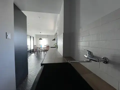 Departamento 4 ambientes con 2 baños