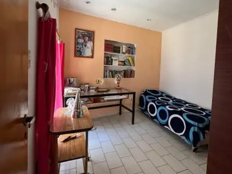 VENTA: 2 CASAS MELITON HIERRO 651