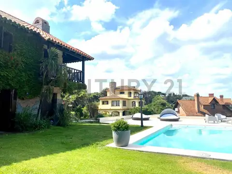 Casa en Venta de 5 dormitorios