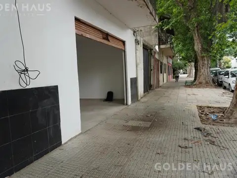 VENTA LOCAL COMERCIAL AL FRENTE