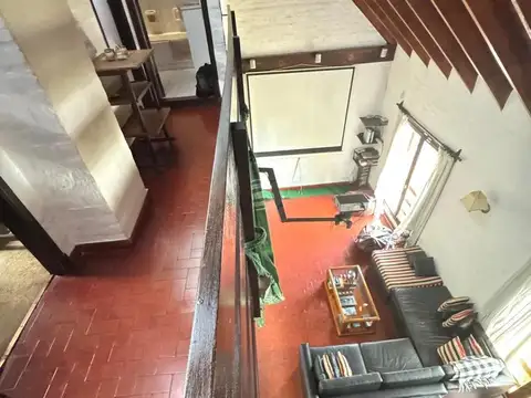 Casa en venta en la loma de Stella Maris. Patio con piscina . Quincho. 3 / 4 dormitorios. Garage