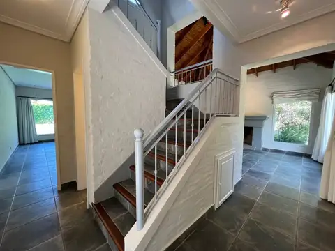 Casa en Alquiler en La Lonja, USD 1.500